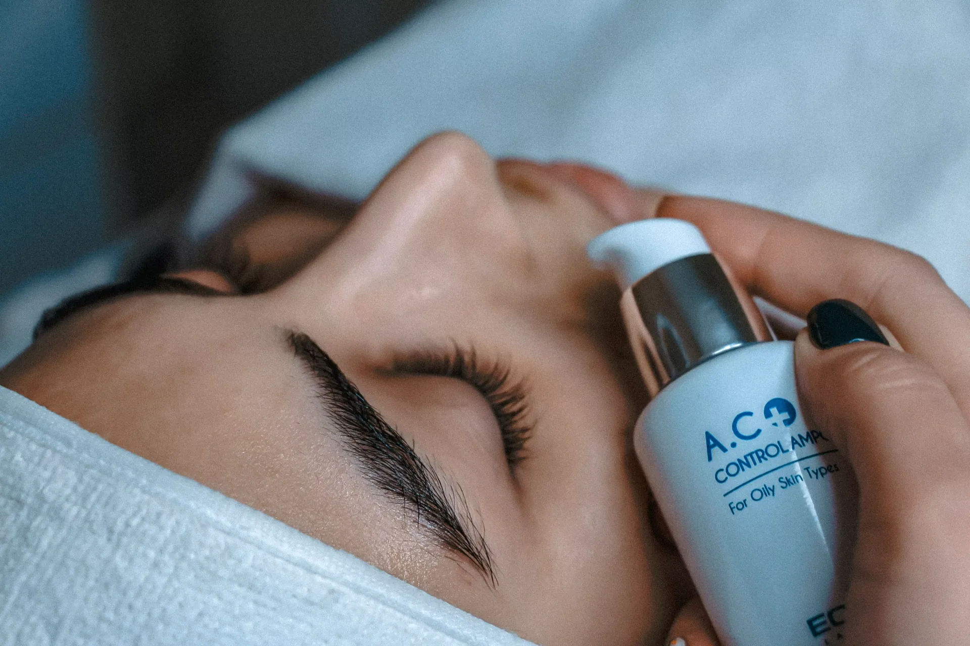 Effektive Anti-Aging-Pflege ab 40: Tipps für strahlende Haut
